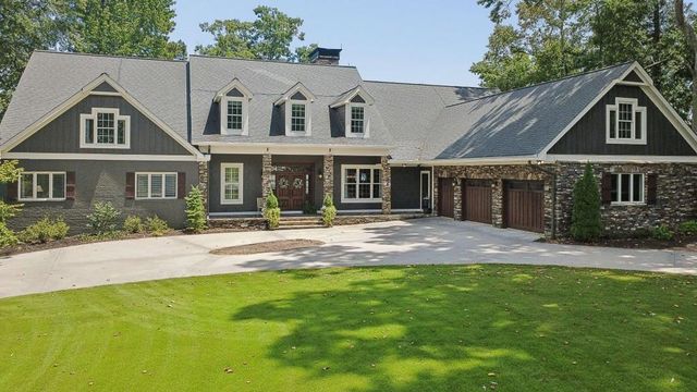 102 Pebblestump Point, Peachtree City, GA 30269