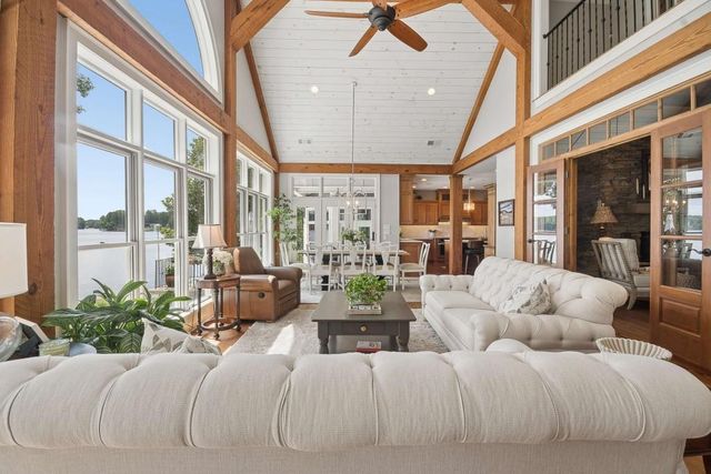 102 Pebblestump Point, Peachtree City, GA 30269