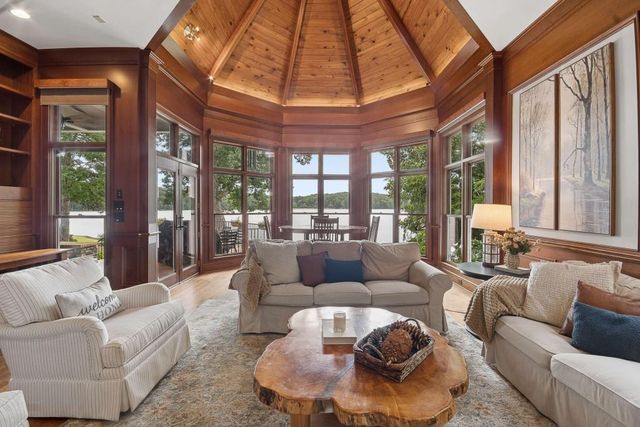 102 Pebblestump Point, Peachtree City, GA 30269