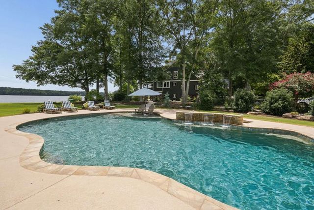 102 Pebblestump Point, Peachtree City, GA 30269