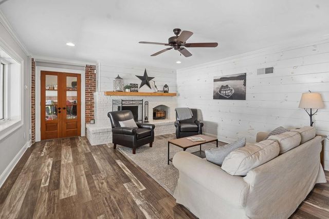 102 Pebblestump Point, Peachtree City, GA 30269