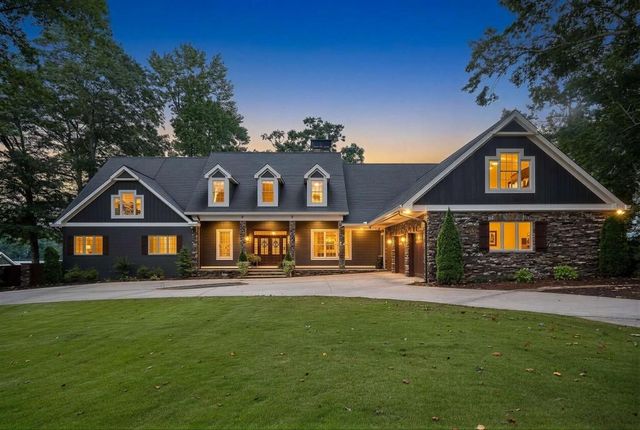 102 Pebblestump Point, Peachtree City, GA 30269