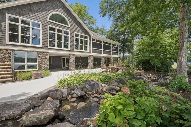 102 Pebblestump Point, Peachtree City, GA 30269