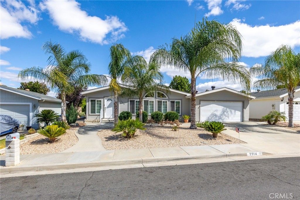 Image 2 of property listing at 2514 Peach Tree, Hemet, CA 92545