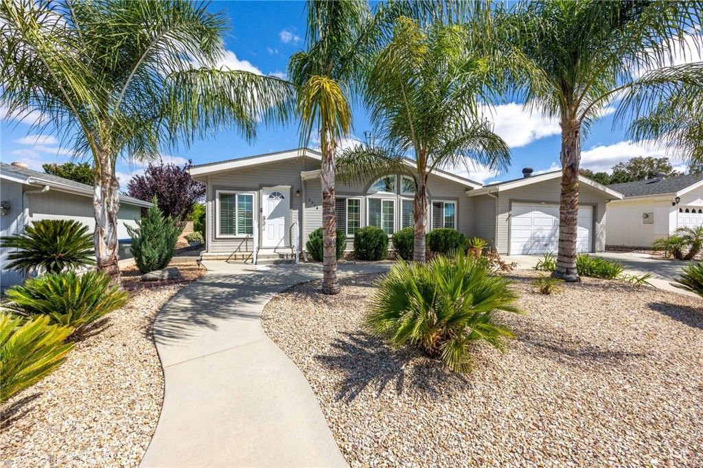 Image 4 of property listing at 2514 Peach Tree, Hemet, CA 92545
