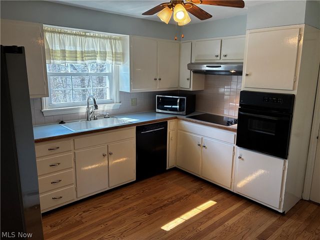 118 Hillcrest Dr, Marietta, OH 45750