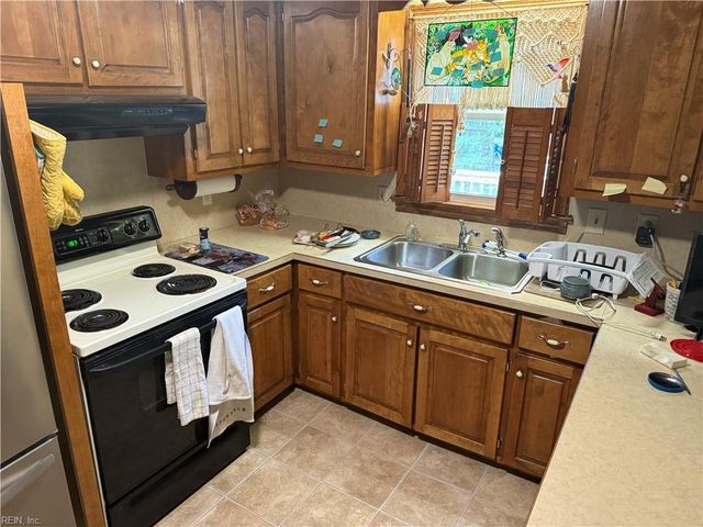 1032 Valmire DR, Chesapeake, VA 23320