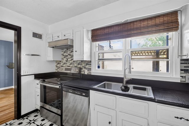 211 N Brookside Pkwy, Wichita, KS 67208