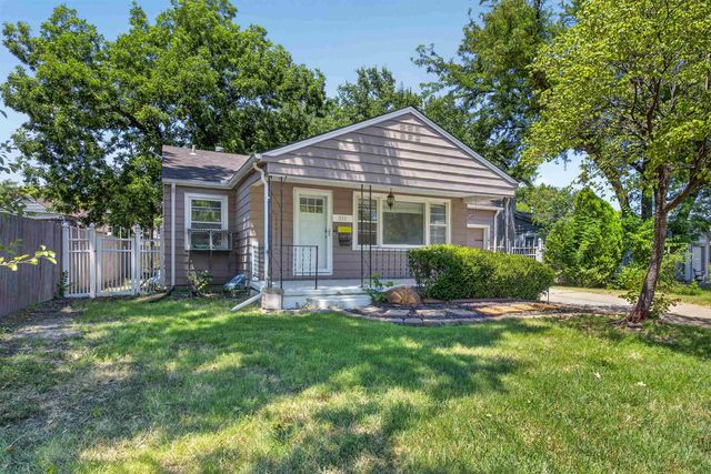 211 N Brookside Pkwy, Wichita, KS 67208