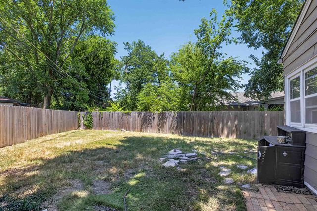 211 N Brookside Pkwy, Wichita, KS 67208