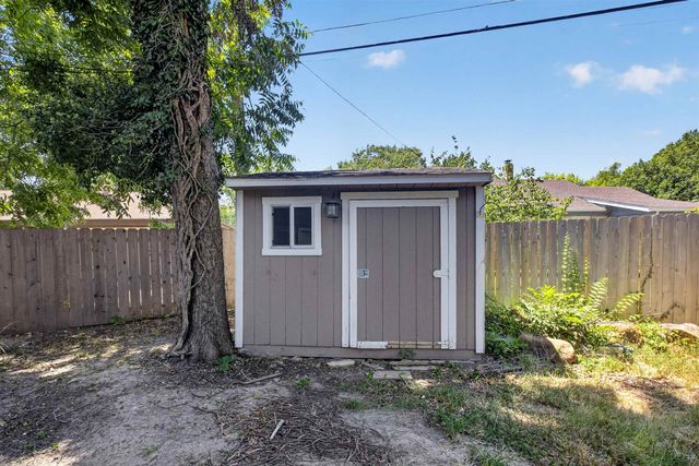 211 N Brookside Pkwy, Wichita, KS 67208