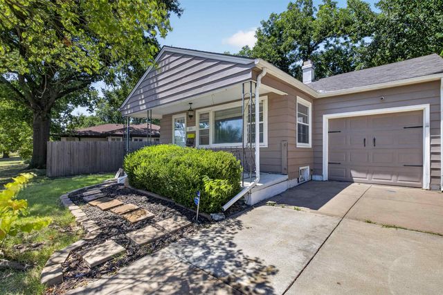 211 N Brookside Pkwy, Wichita, KS 67208