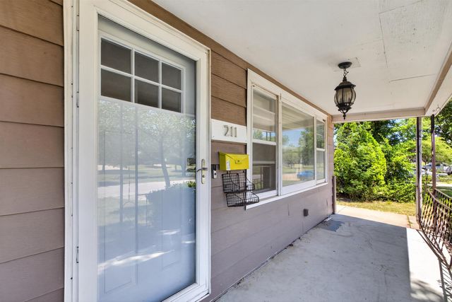 211 N Brookside Pkwy, Wichita, KS 67208