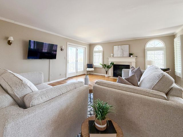 2211 Lenwood Drive SW, Rochester, MN 55902