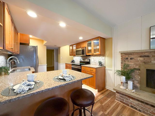 2211 Lenwood Drive SW, Rochester, MN 55902