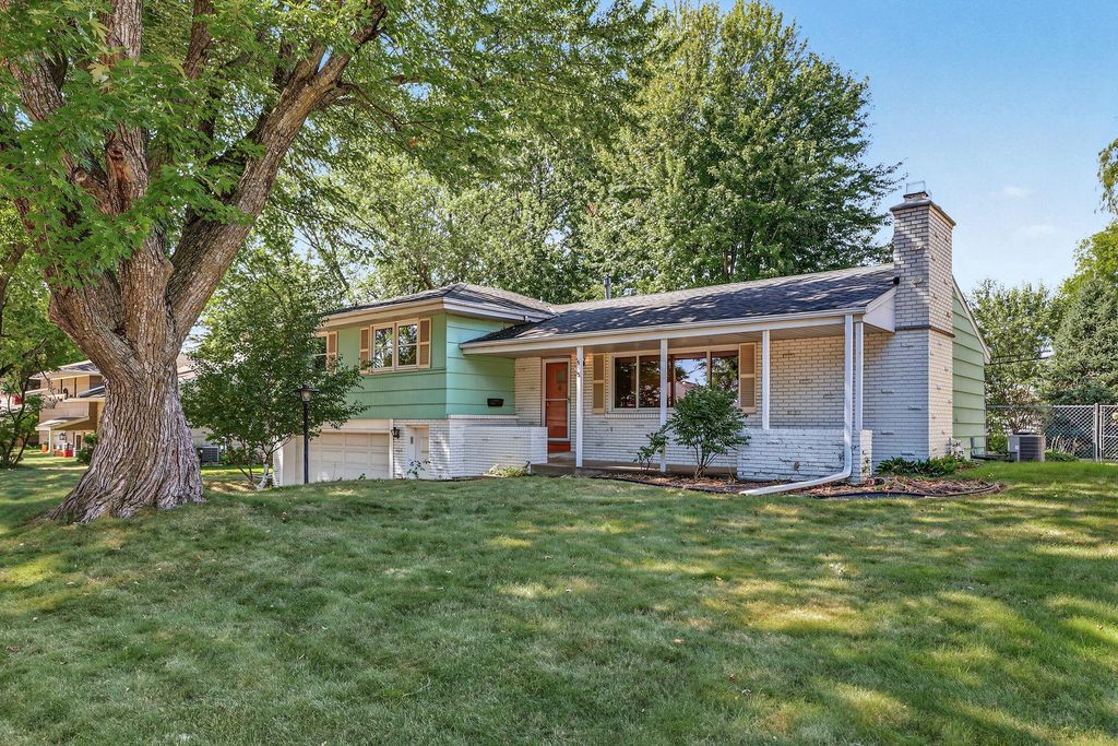 7220 W Shore Drive, Edina, MN 55435 — photo 2