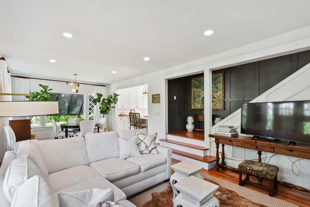 300 Buckingham Road, West Palm Beach, FL 33405