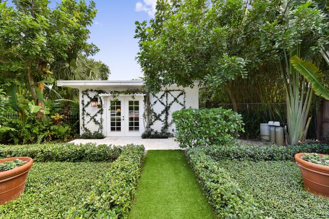 300 Buckingham Road, West Palm Beach, FL 33405