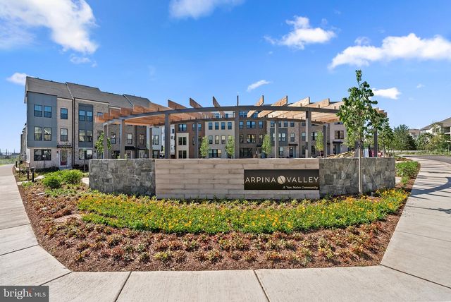 13740 AVIATION PL, Herndon, VA 20171