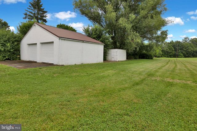 246 SANDHILL RD, Fleetwood, PA 19522