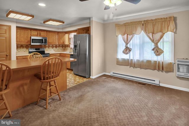 246 SANDHILL RD, Fleetwood, PA 19522