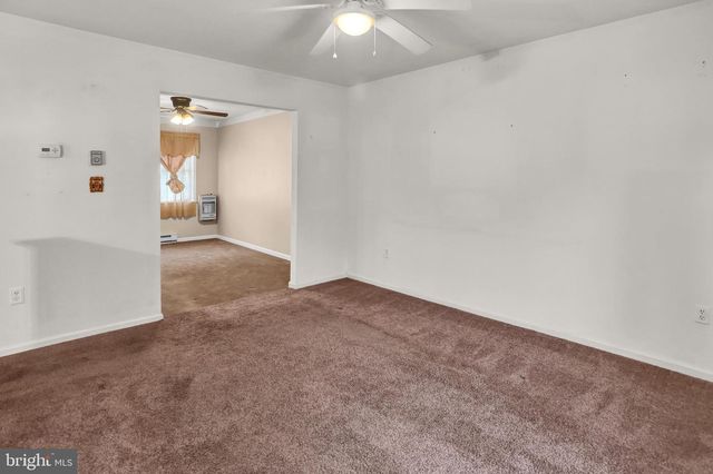 246 SANDHILL RD, Fleetwood, PA 19522