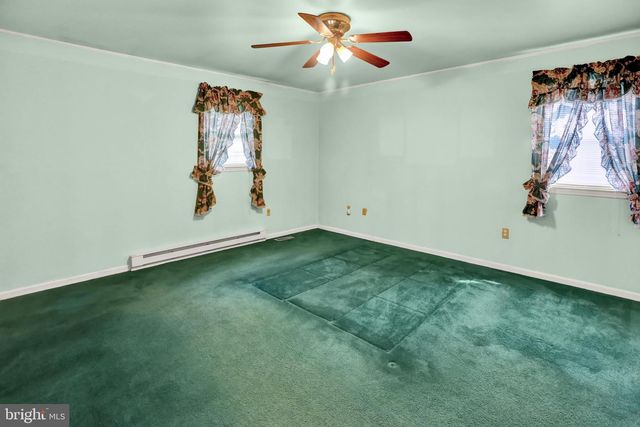 246 SANDHILL RD, Fleetwood, PA 19522