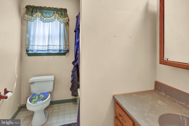 246 SANDHILL RD, Fleetwood, PA 19522