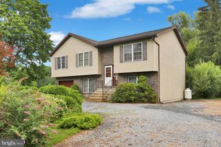 246 SANDHILL RD, Fleetwood, PA 19522