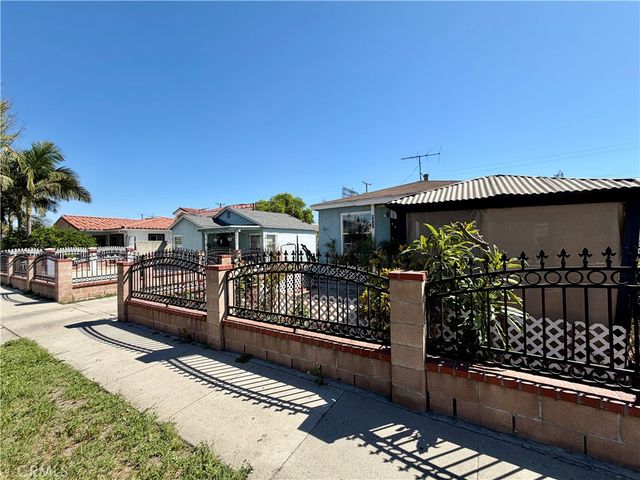 6608 Ira Avenue, Bell Gardens, CA 90201