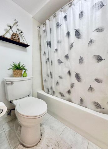 903 9TH Terrace, Palm Beach Gardens, FL 33418