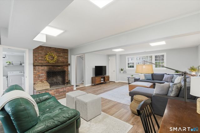 3 Branch Brook Drive, Simsbury, CT 06070