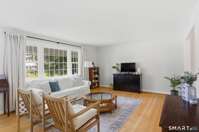 3 Branch Brook Drive, Simsbury, CT 06070