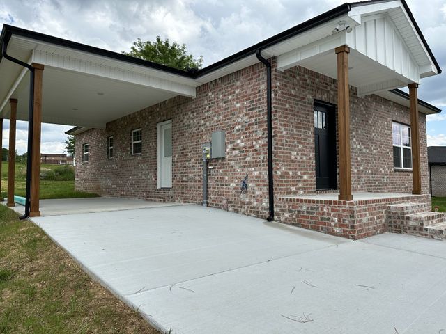632 W Adams St, Woodbury, TN 37190