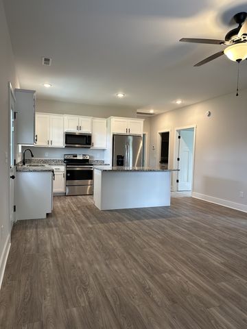 632 W Adams St, Woodbury, TN 37190