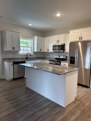632 W Adams St, Woodbury, TN 37190