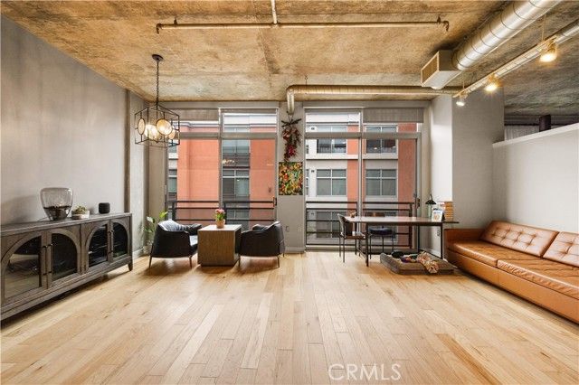 840 E Green 329, Pasadena, CA 91101