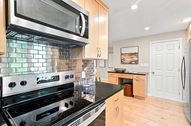 2 Steepletree Lane 2, Wayland, MA 01778