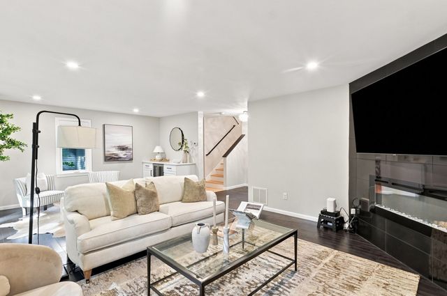 2 Steepletree Lane 2, Wayland, MA 01778