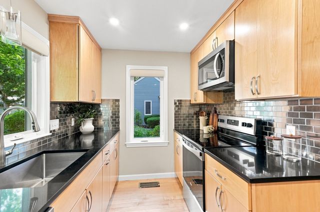 2 Steepletree Lane 2, Wayland, MA 01778