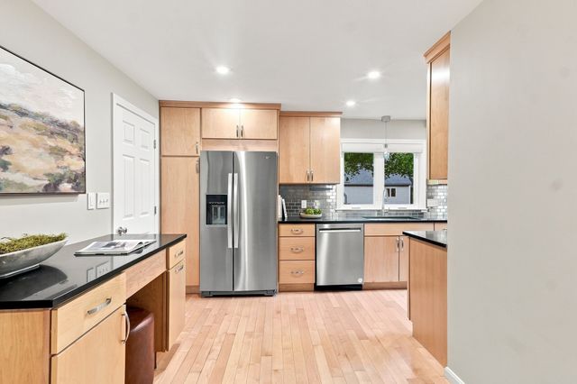 2 Steepletree Lane 2, Wayland, MA 01778