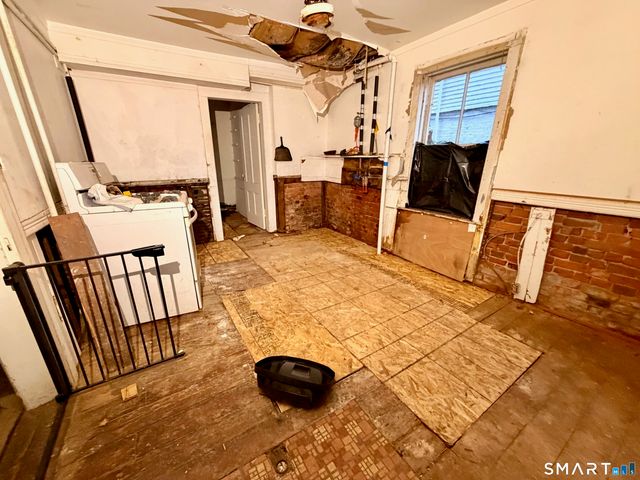 86 Linsley Avenue, Meriden, CT 06451