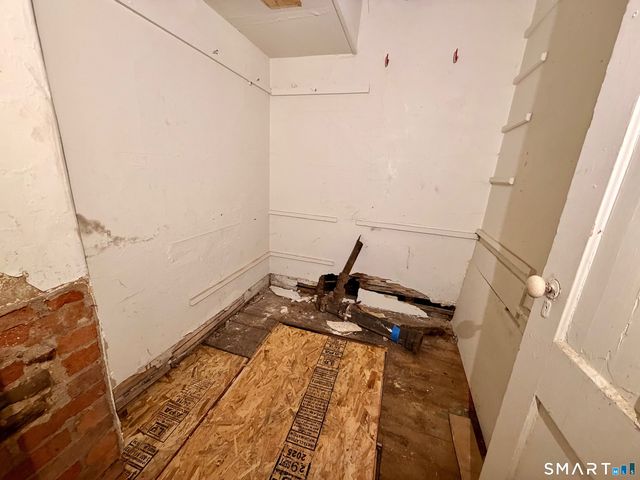 86 Linsley Avenue, Meriden, CT 06451