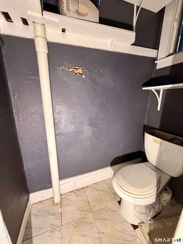 86 Linsley Avenue, Meriden, CT 06451