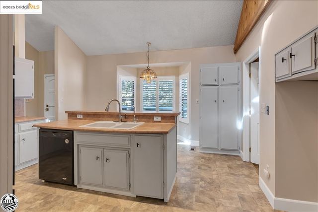 19376 Poplar Circle, Twain Harte, CA 95383