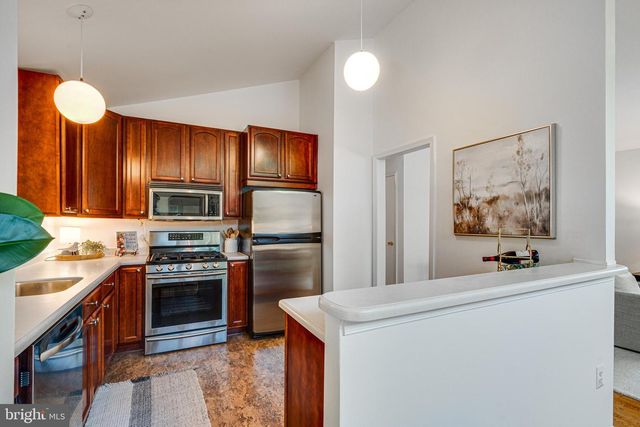10000 EASTLAKE DR, Fairfax, VA 22032
