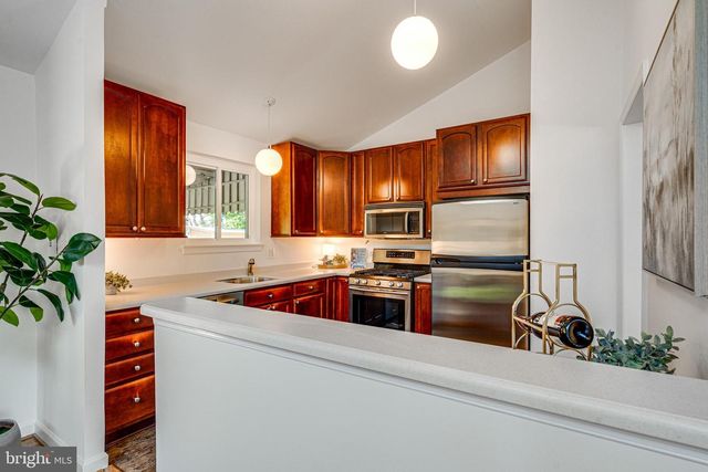 10000 EASTLAKE DR, Fairfax, VA 22032
