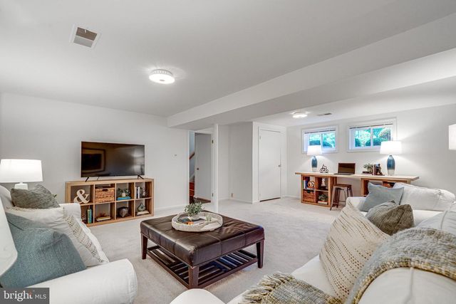 10000 EASTLAKE DR, Fairfax, VA 22032