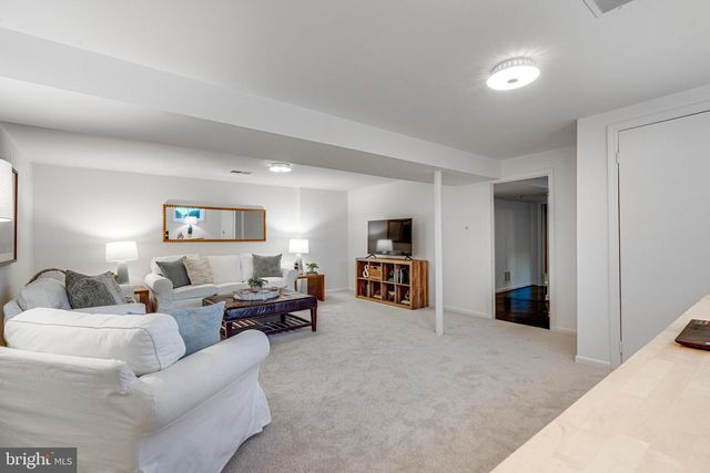 10000 EASTLAKE DR, Fairfax, VA 22032