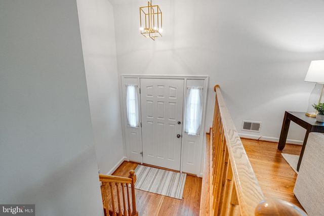 10000 EASTLAKE DR, Fairfax, VA 22032